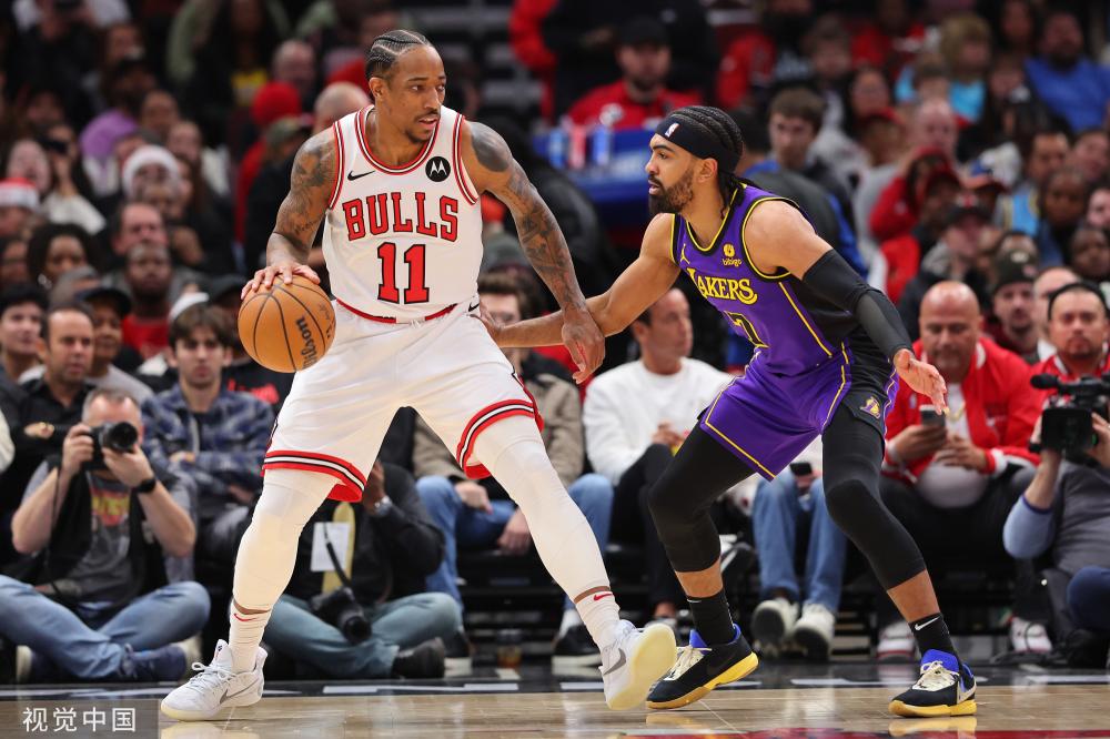 让这两位年 让这两位年