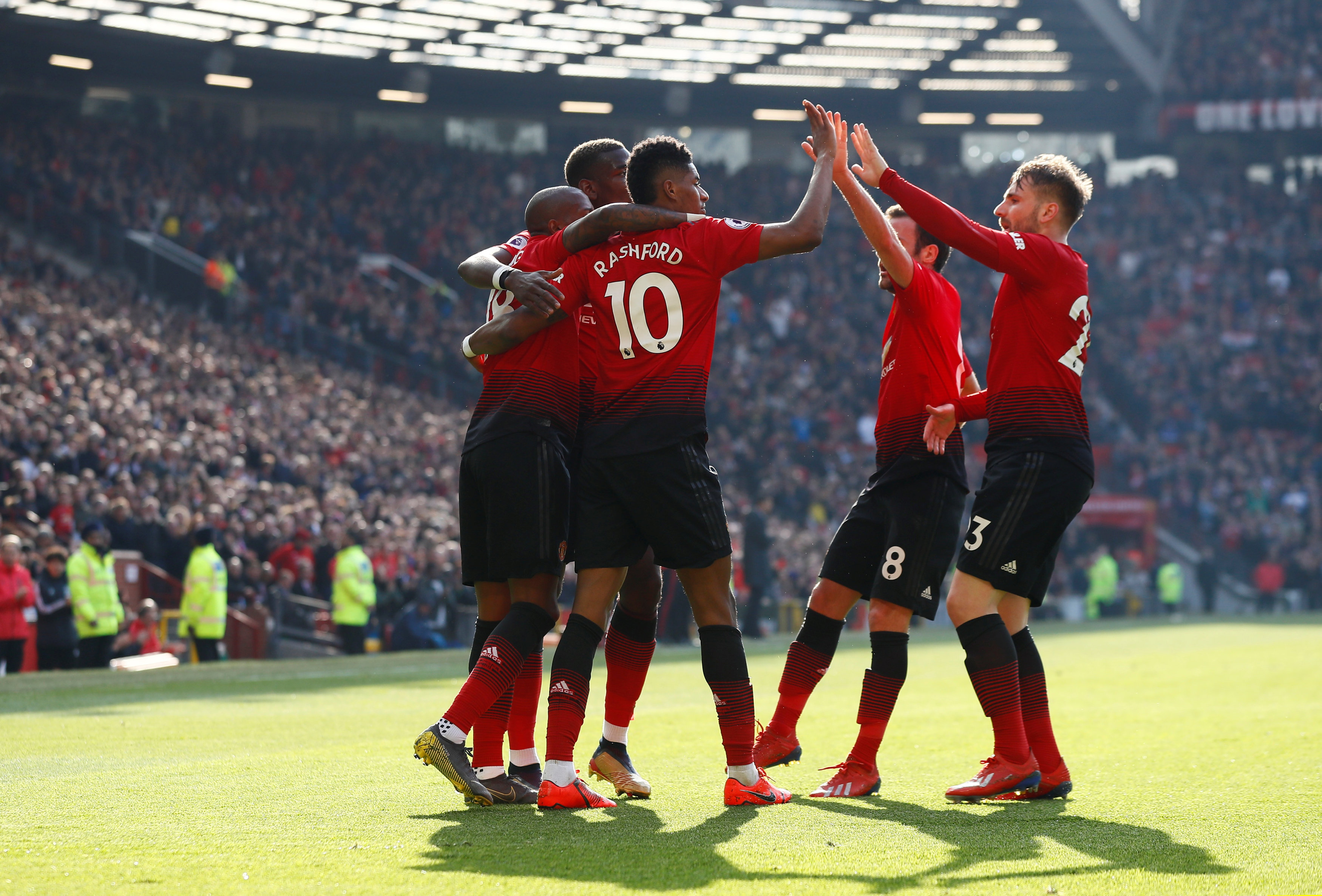 罗伯逊在半 罗伯逊在半